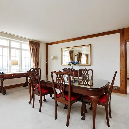 아파트 The Residence, 4 *